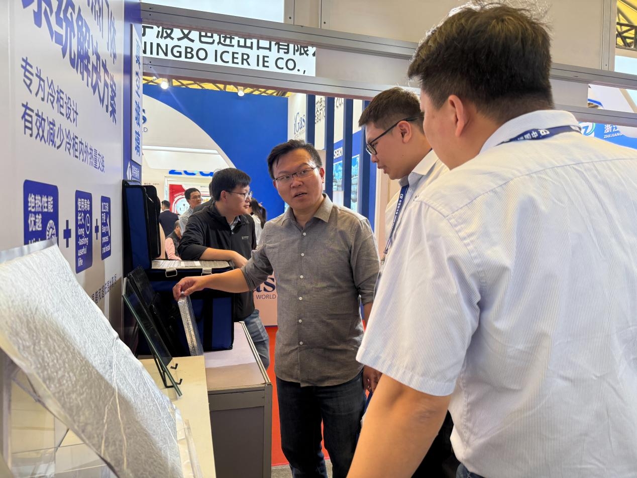 super-tech-debuts-at-china-refrigeration-exhibition-2025-with-cutting-edge-thermal-insulation-door-system-solutions-5.jpeg